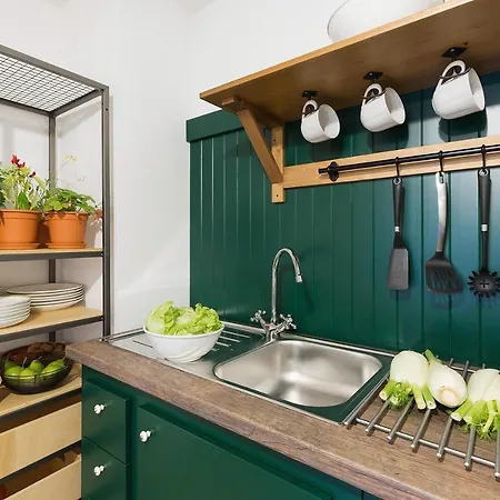 Mistrik אכסניה דונובאלי