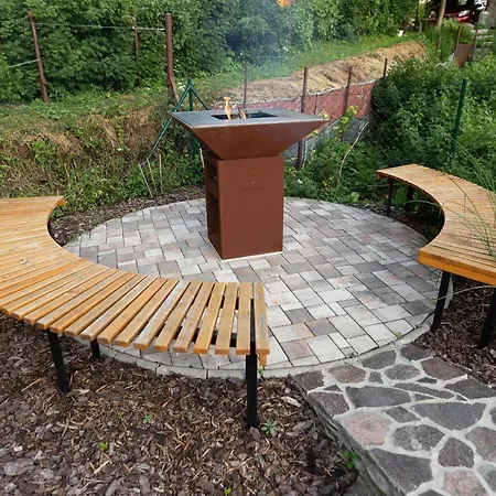 Mistrik אכסניה